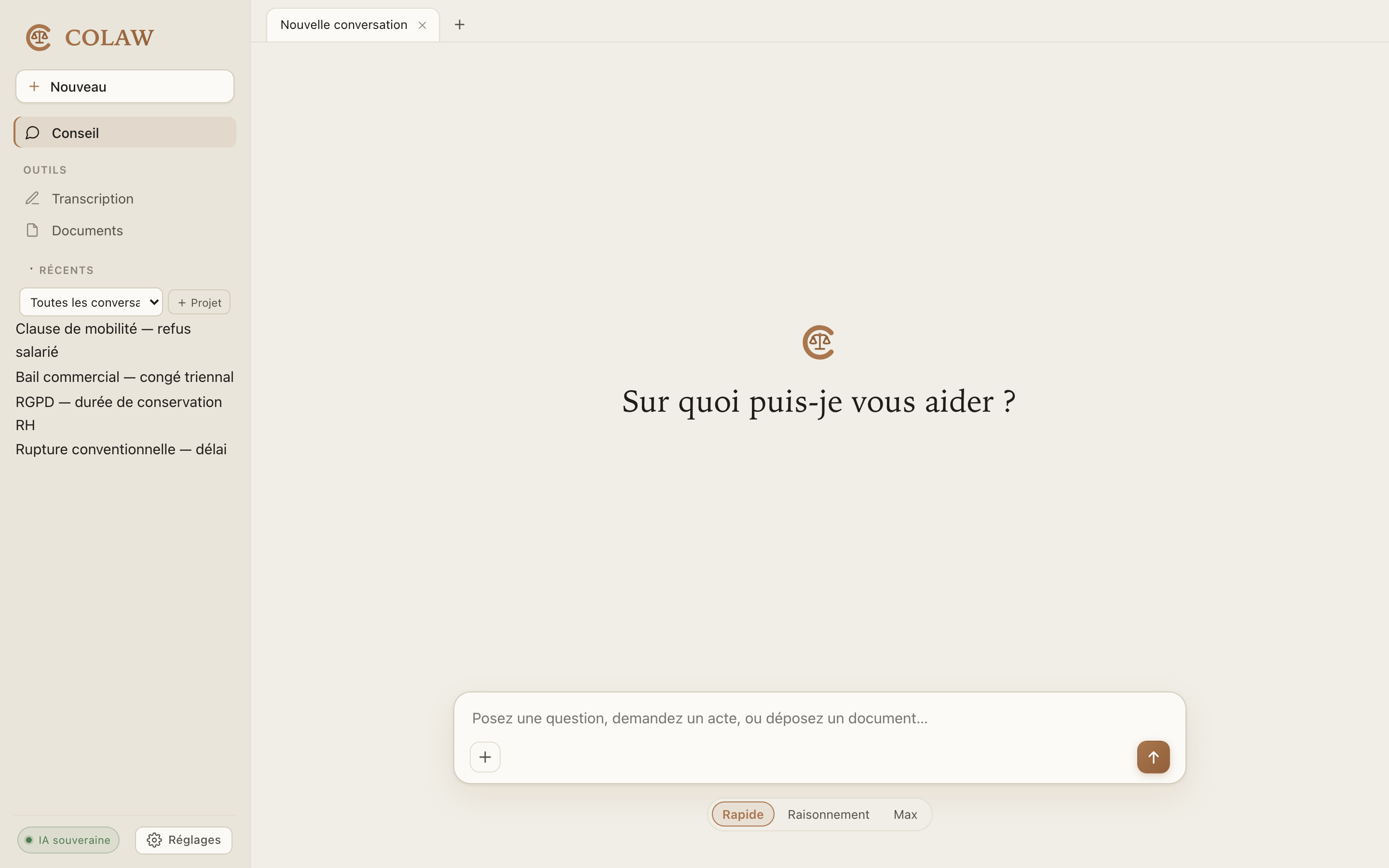 Écran d'accueil de COLAW : « Sur quoi puis-je vous aider ? » avec le champ de saisie et le sélecteur de mode.